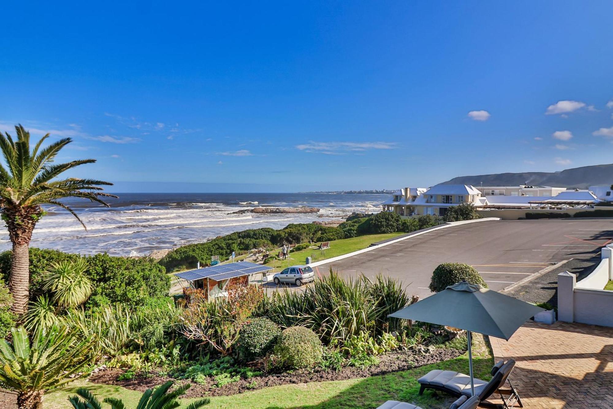 Hermanus Beachfront Lodge - Solar Power Exterior foto